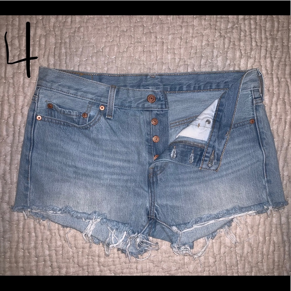 Levi High waist cut offs